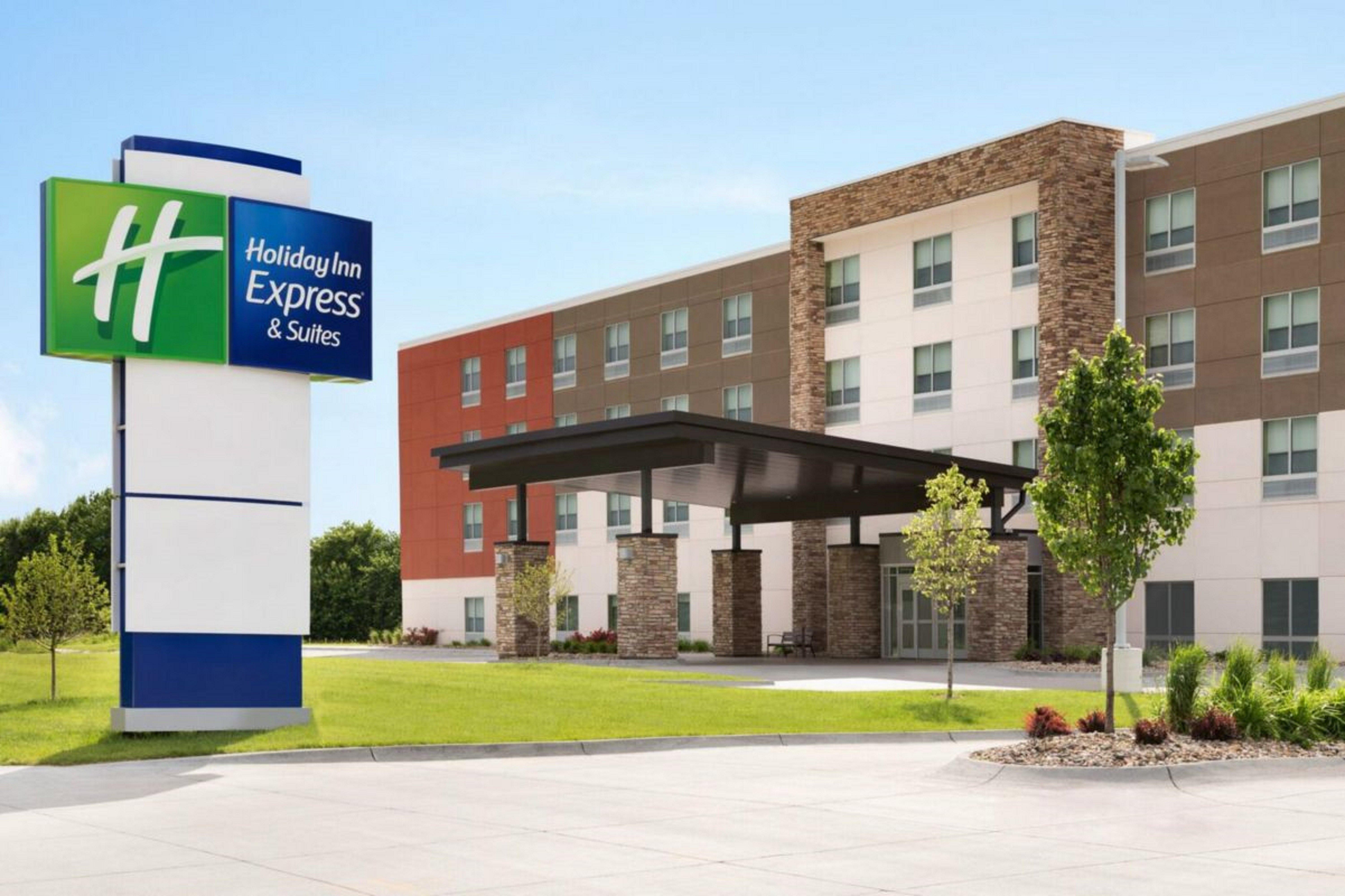 Holiday Inn Express & Suites - San Jose Airport, An Ihg Hotel Exterior photo